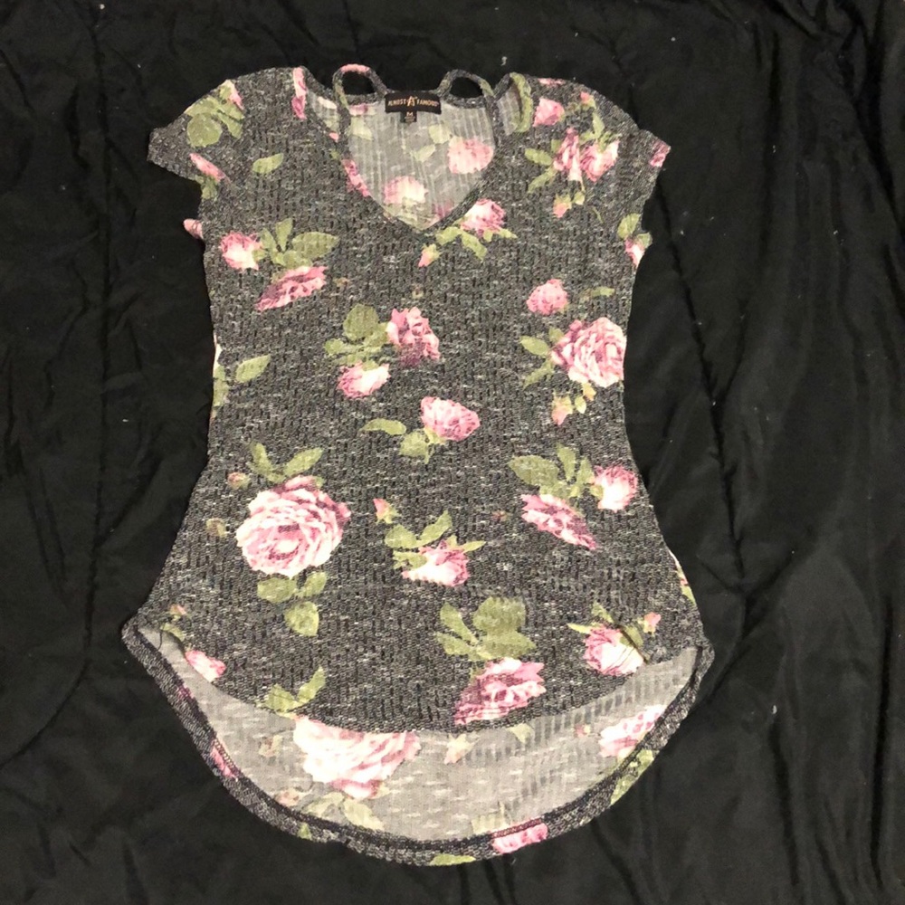 Almost Famous T-Shirt Floral 🌸